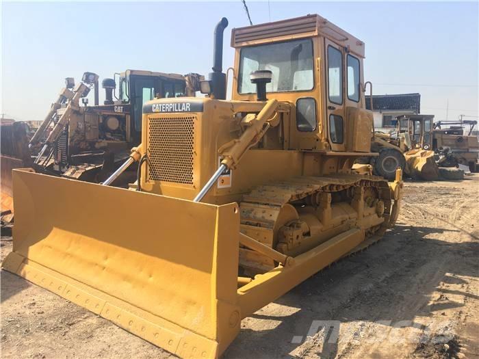 CAT D 6 D Bouteurs sur chenilles