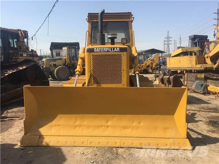 CAT D 6 D Bouteurs sur chenilles