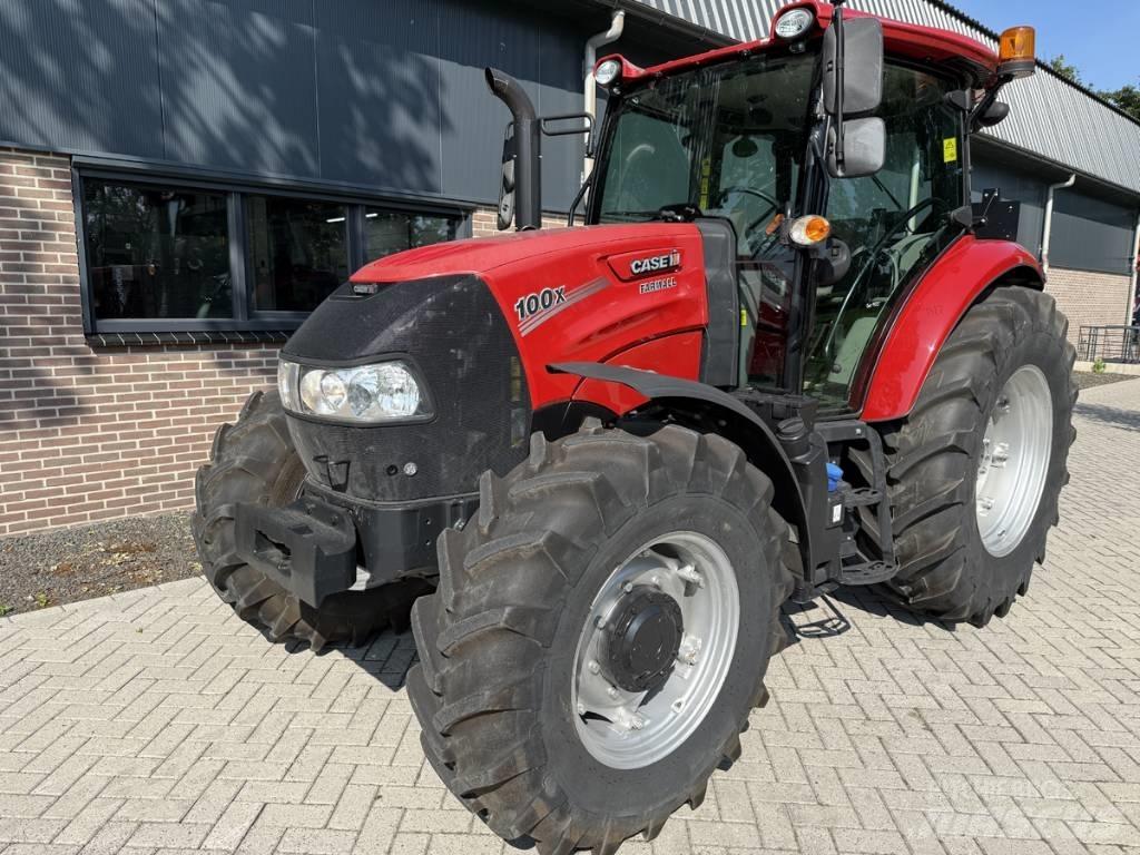 CASE Farmall 100X Tracteur