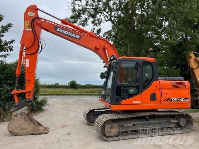 Doosan DX 140 LC Pelle sur chenilles