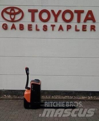 Toyota LWE 200 Transpalette accompagnant