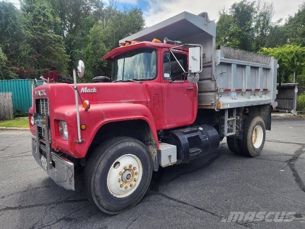 Mack RMODEL Camion benne