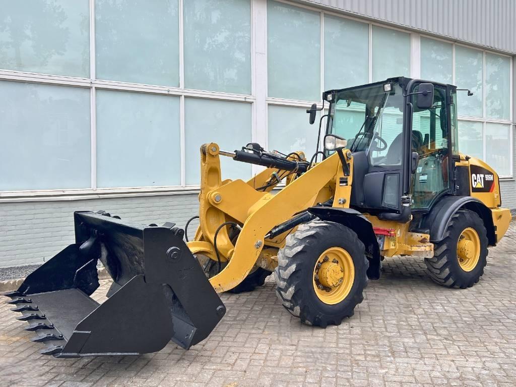 CAT 906 M    2016 Chargeuse sur pneus
