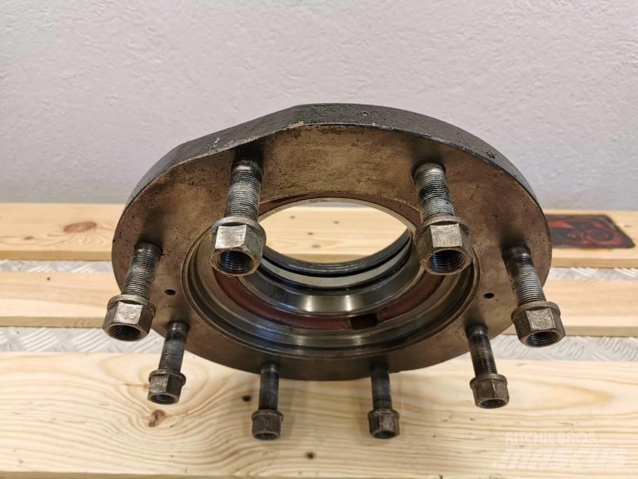 JLG 307 wheel hub Pneus, roues et jantes