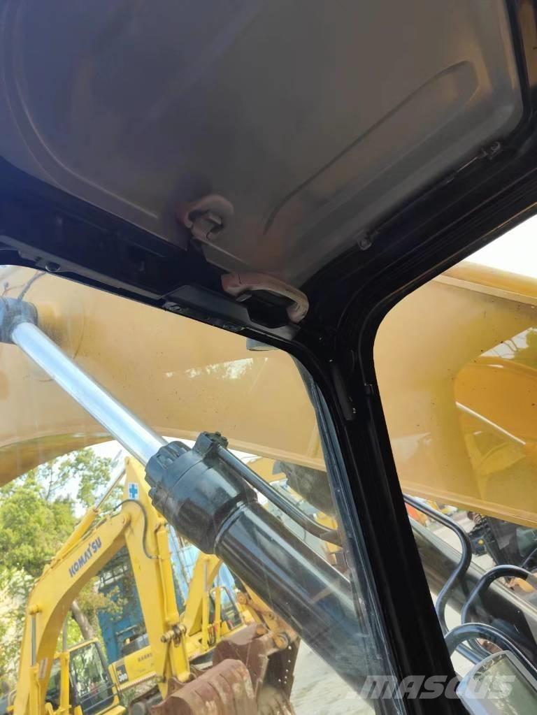 CAT 349 D2 Pelle sur chenilles