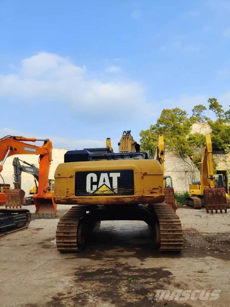 CAT 349 D2 Pelle sur chenilles