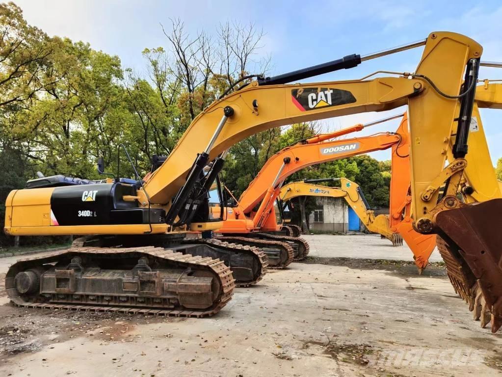 CAT 349 D2 Pelle sur chenilles