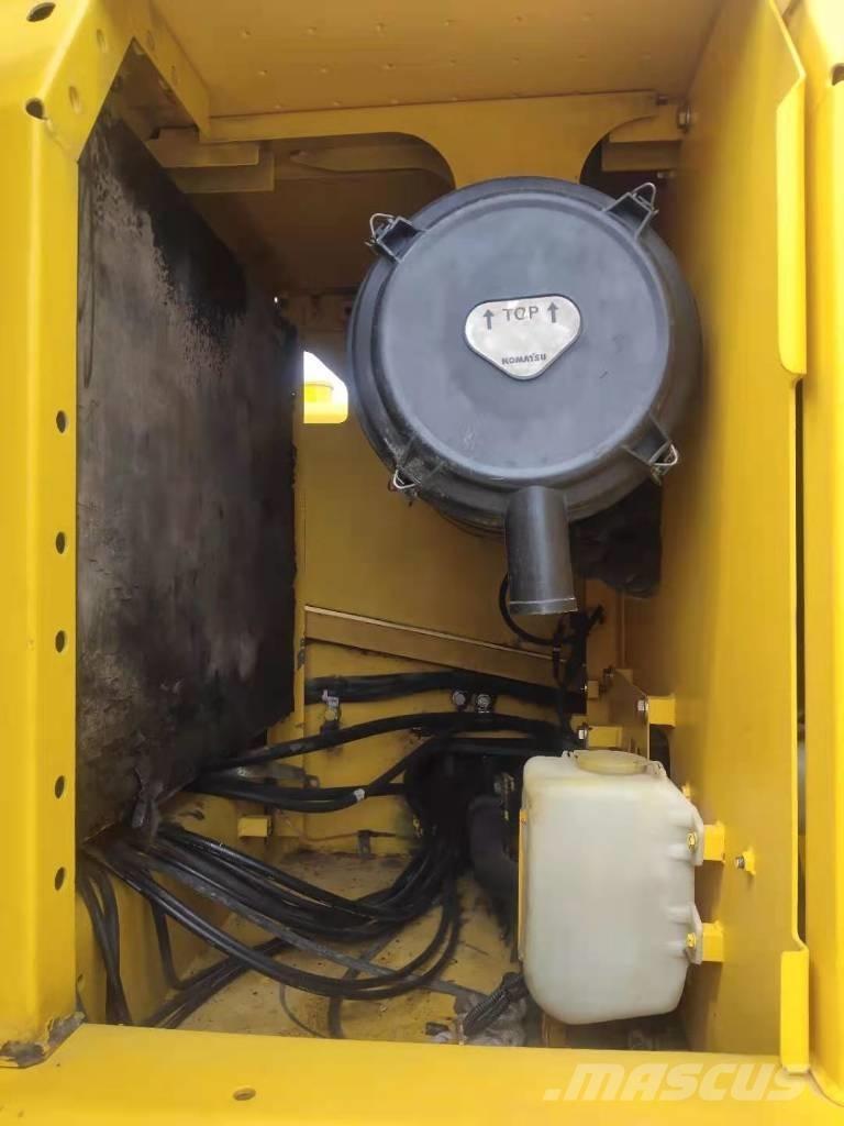 Komatsu 220-8 Pelle sur chenilles