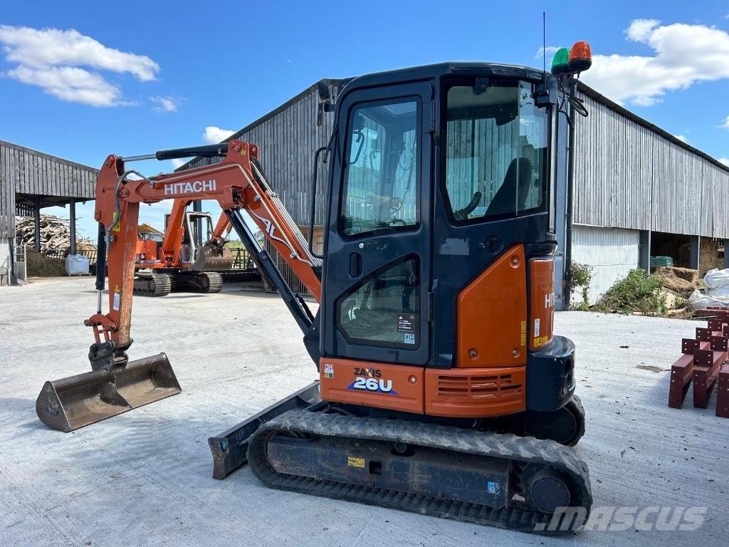Hitachi ZX 26 U-6 Mini pelle < 7t