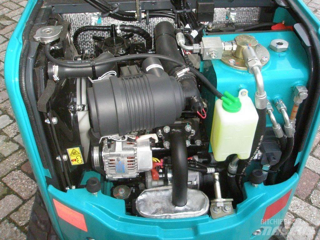 Sunward SWE 08B Mini pelle < 7t