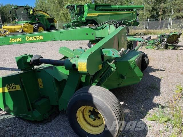 John Deere 946 Faucheuse-conditionneuse