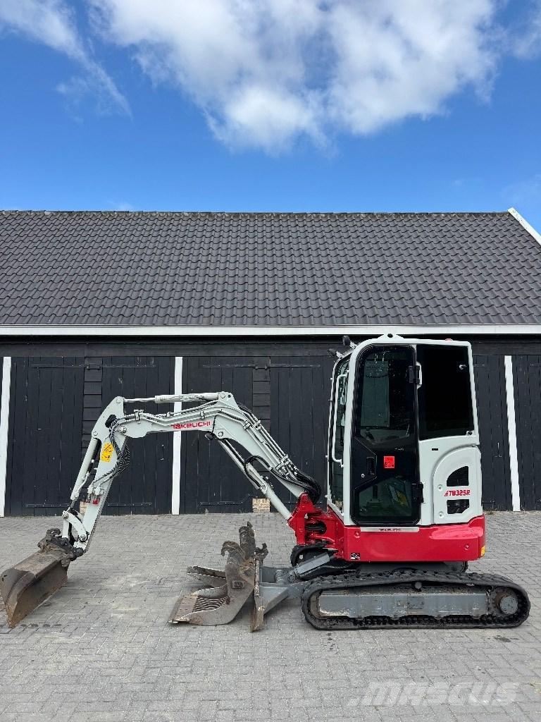 Takeuchi TB 325 R Mini pelle < 7t