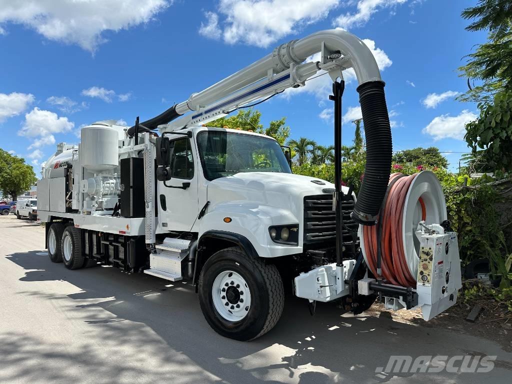 Freightliner 114 SD Camion aspirateur, Hydrocureur