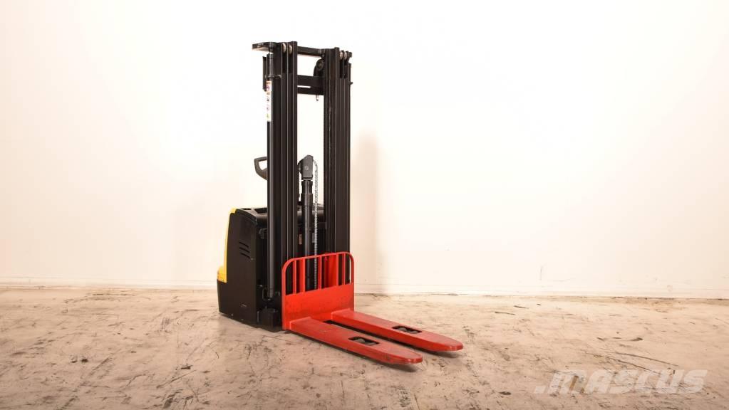 Hyster S1.5UT-24 Gerbeur accompagnant