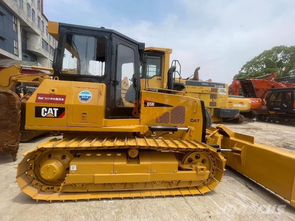 CAT D 5 K Bouteurs sur chenilles