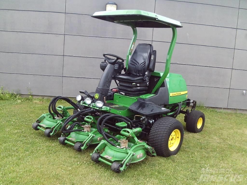 John Deere 8800 Tondeuses montées