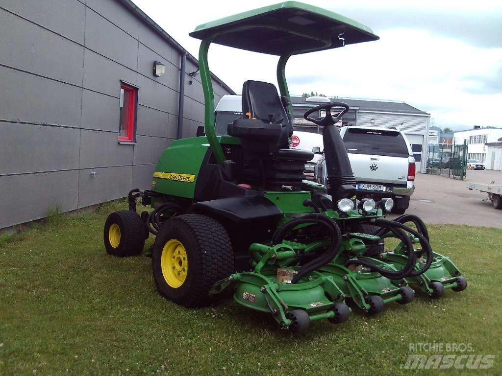 John Deere 8800 Tondeuses montées