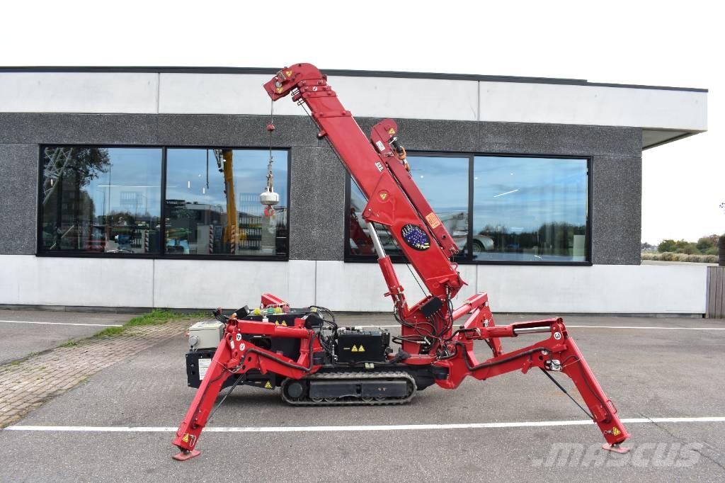 Unic URW 295 Mini grue