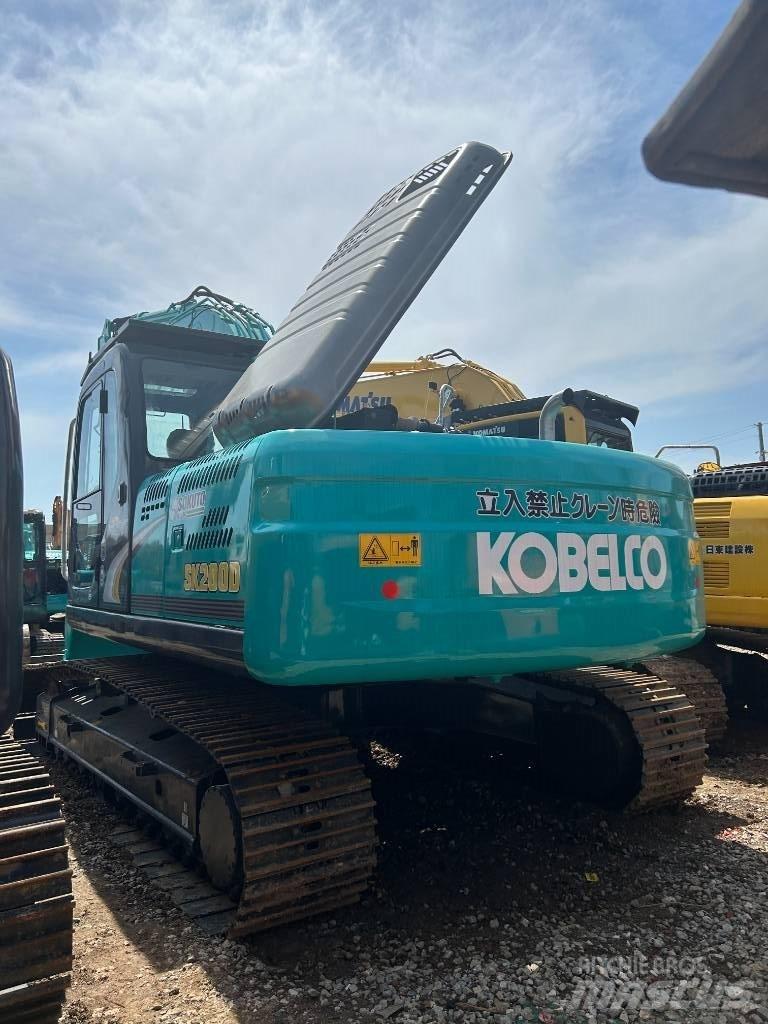 Kobelco SK200D Pelle sur chenilles