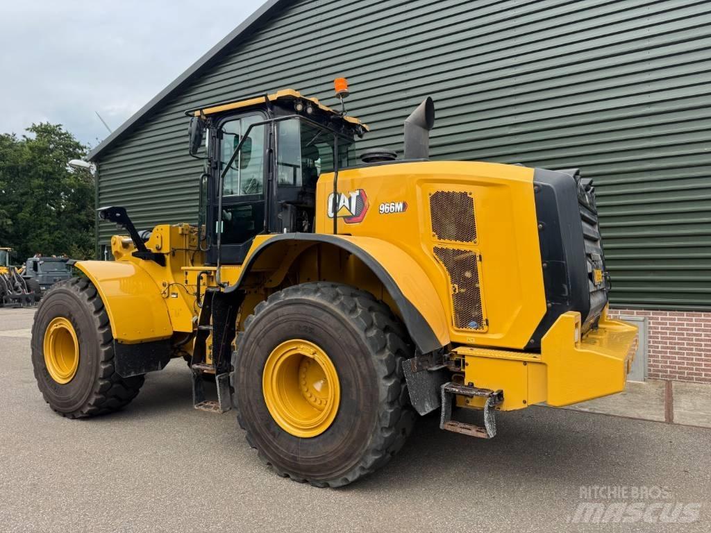 CAT 966 M Chargeuse sur pneus