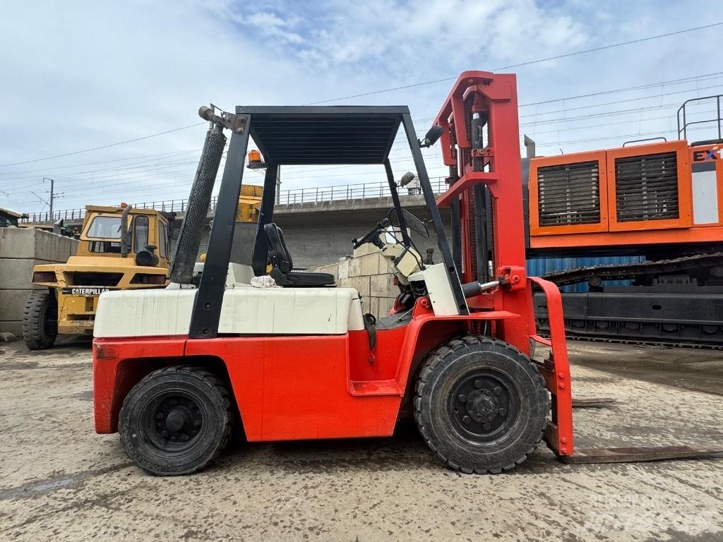 Nissan WF03A35U Chariots diesel