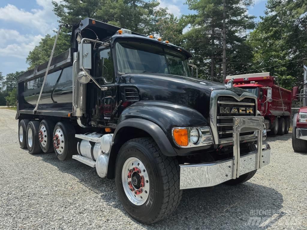 Mack Granite CV 713 Camion benne