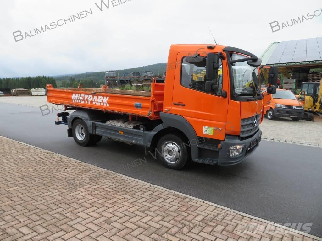 Mercedes-Benz 818K Camion benne