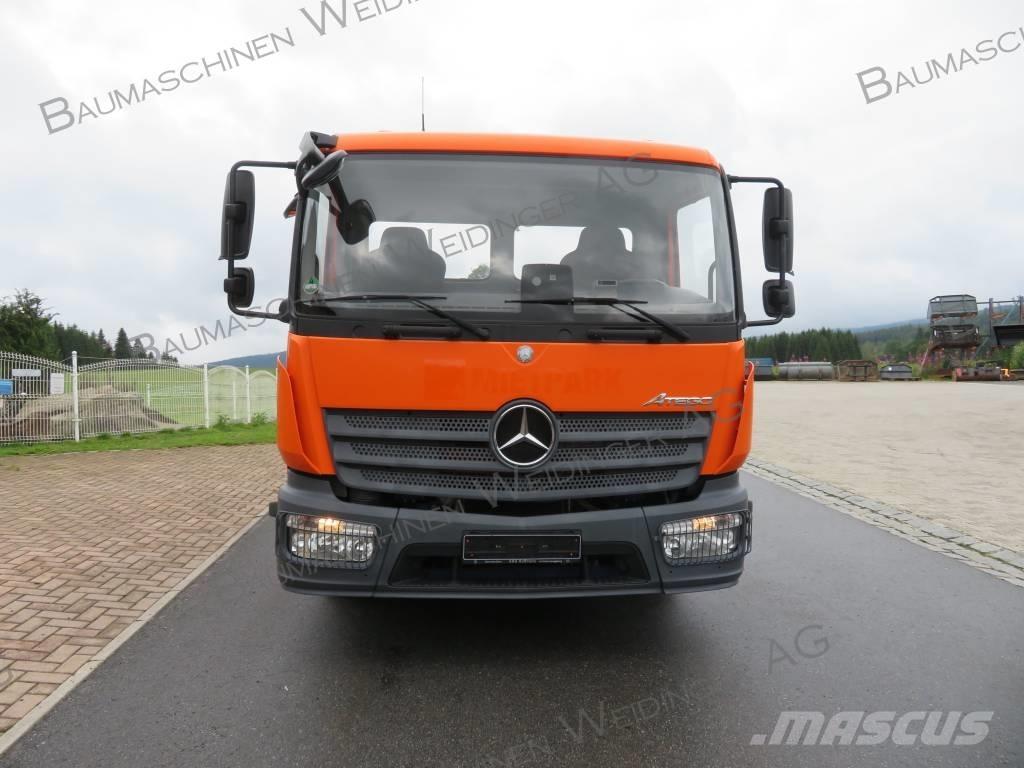 Mercedes-Benz 818K Camion benne