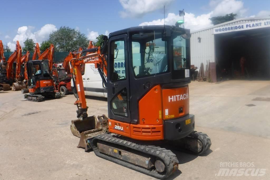 Hitachi ZX 26 U-6 Mini pelle < 7t