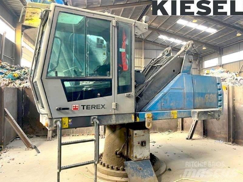 Fuchs AHL 831 D Pelle à déchets