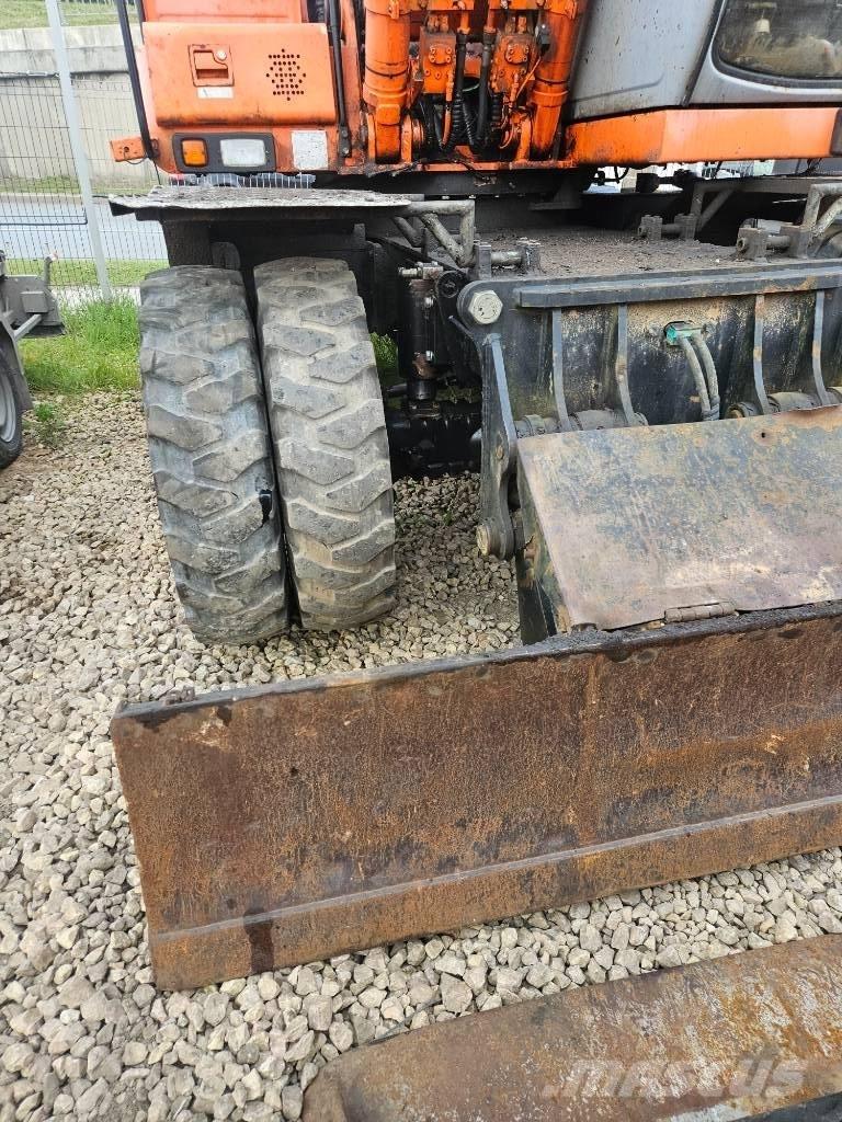 Fiat-Hitachi EX165W Pelle sur pneus