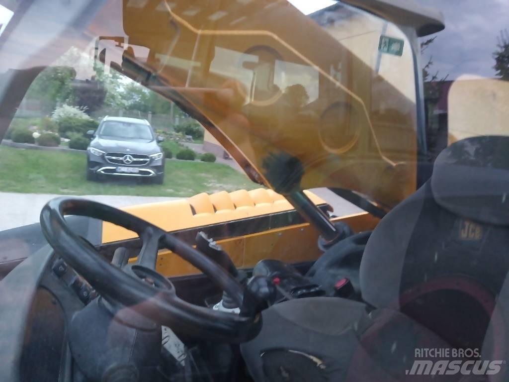 JCB 536 70 536 70 Chargeuse télescopique sur pneus
