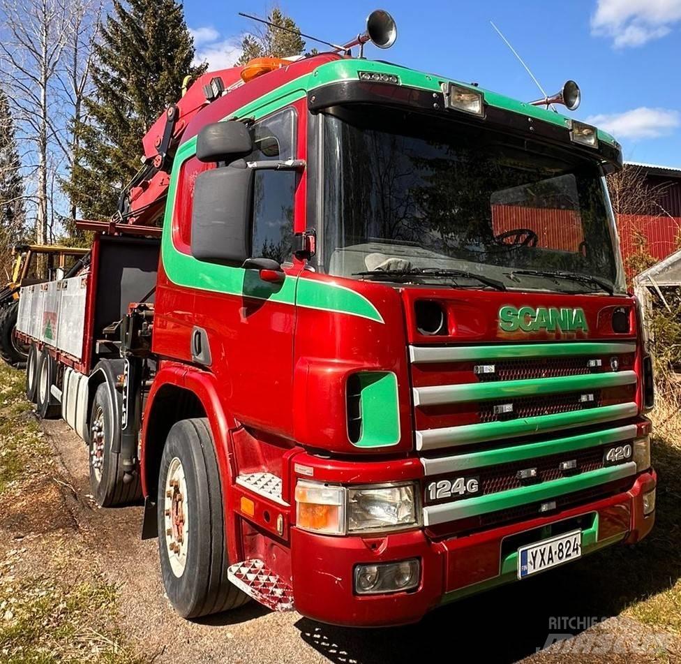 Scania P 124 GB Camion plateau ridelle avec grue