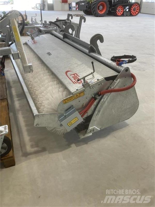 Fliegl Power Pro 260 Balayeuse / Autolaveuse