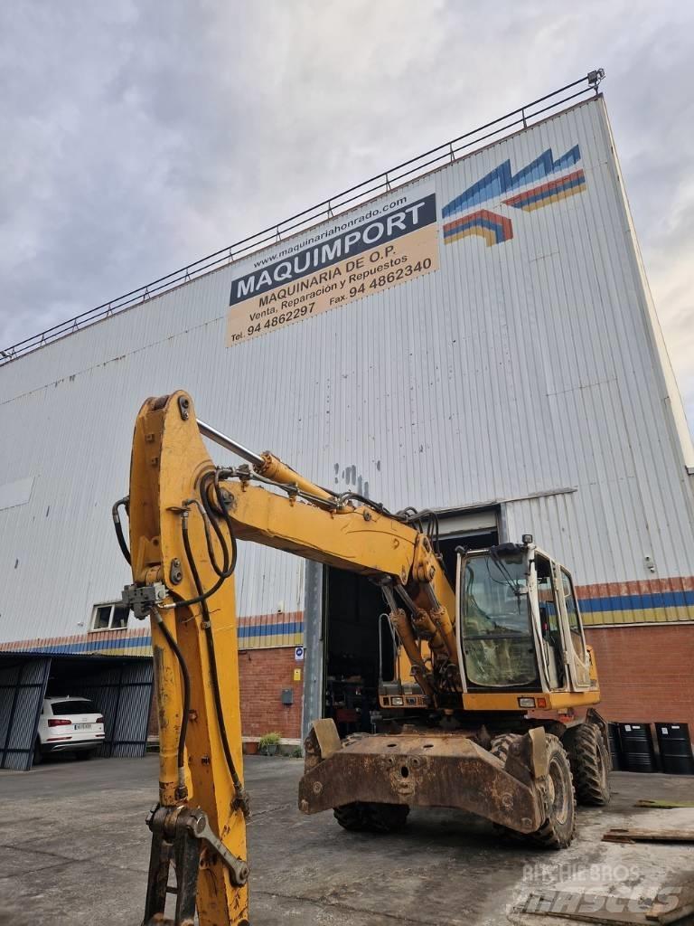 Liebherr A904C Pelle sur pneus