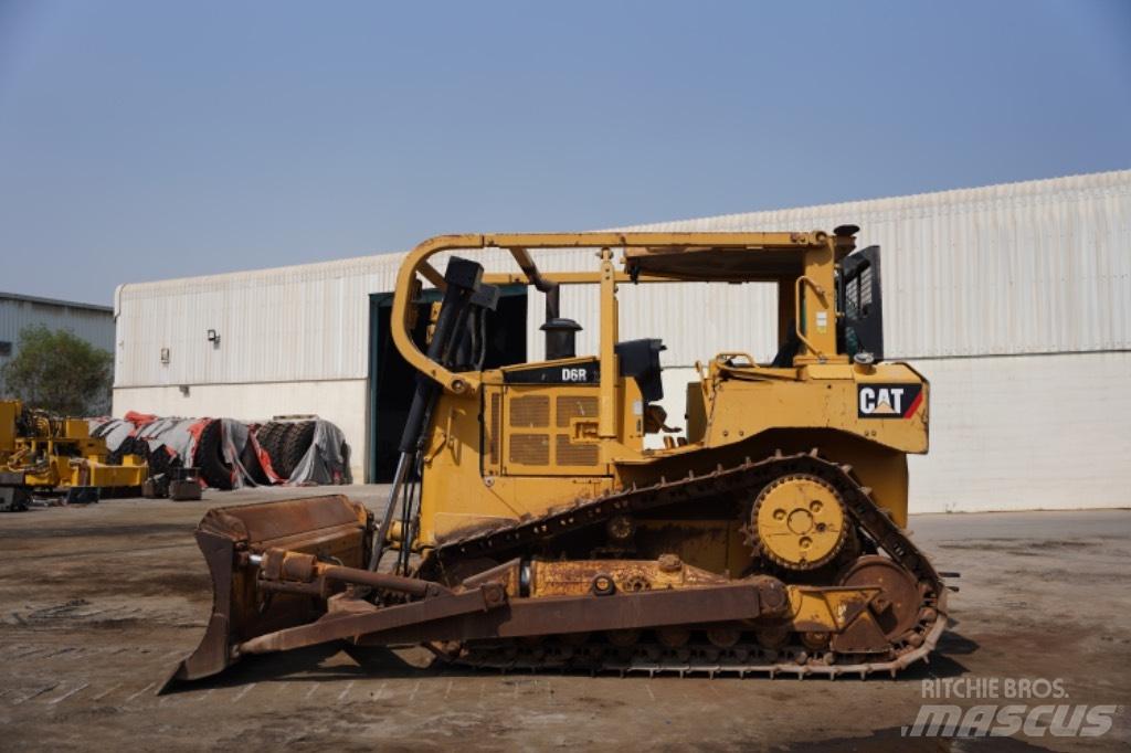 CAT D 6 R Bouteurs sur chenilles