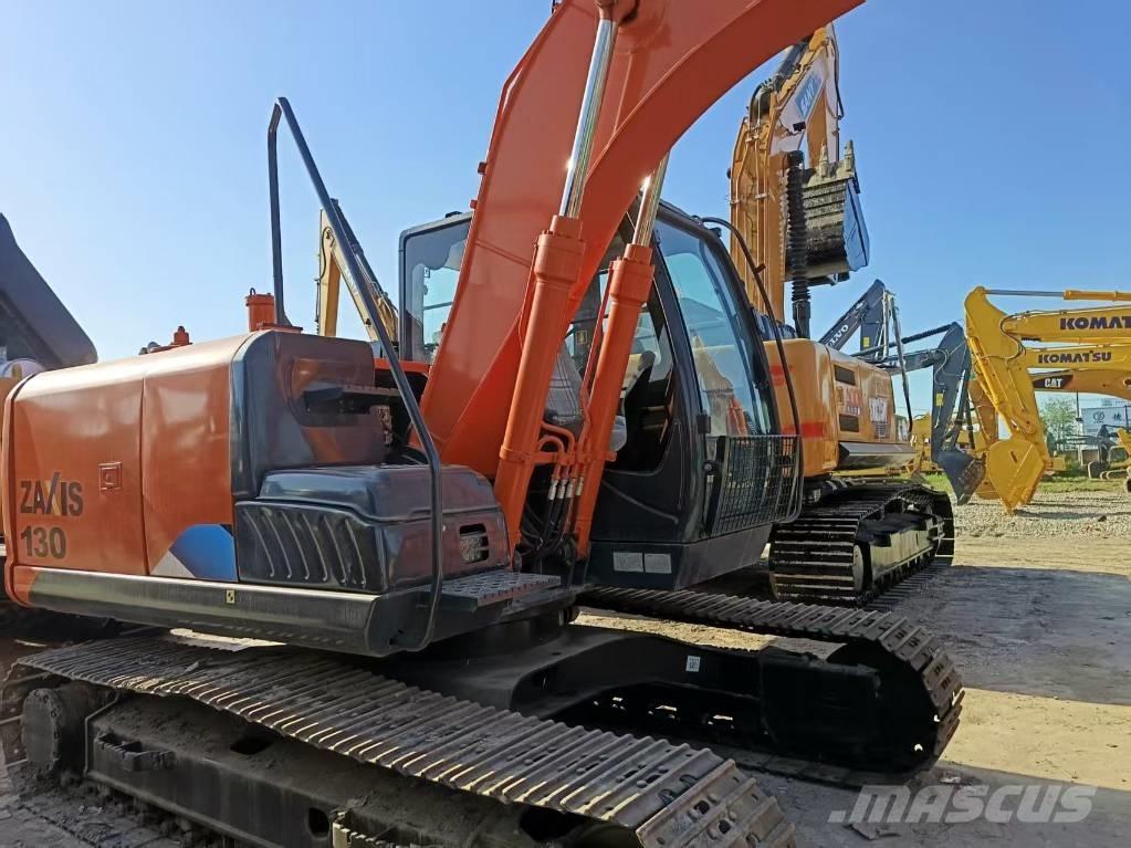 Hitachi ZX 130 Pelle sur chenilles