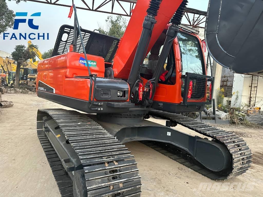 Doosan DX 225 LC Pelle sur chenilles