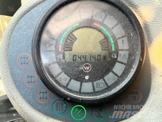 Neuson 9503 Pelle sur pneus