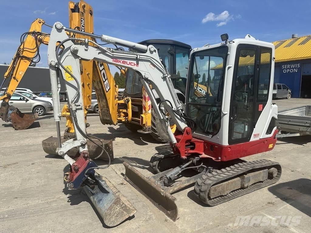 Takeuchi TB225 Mini pelle < 7t