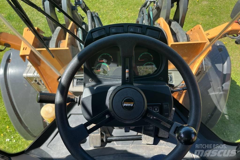 CASE 521 F XT Chargeuse sur pneus