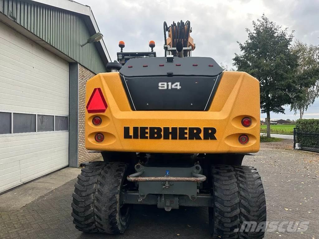 Liebherr A914 Pelle sur pneus