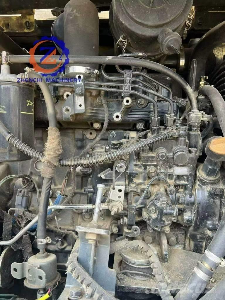 Hyundai 60 W Pelle sur pneus