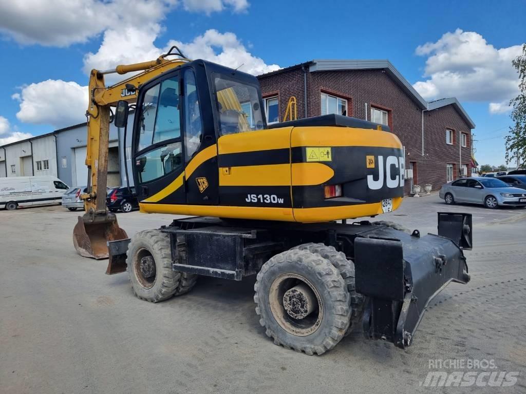JCB JS 130 W Pelle sur pneus