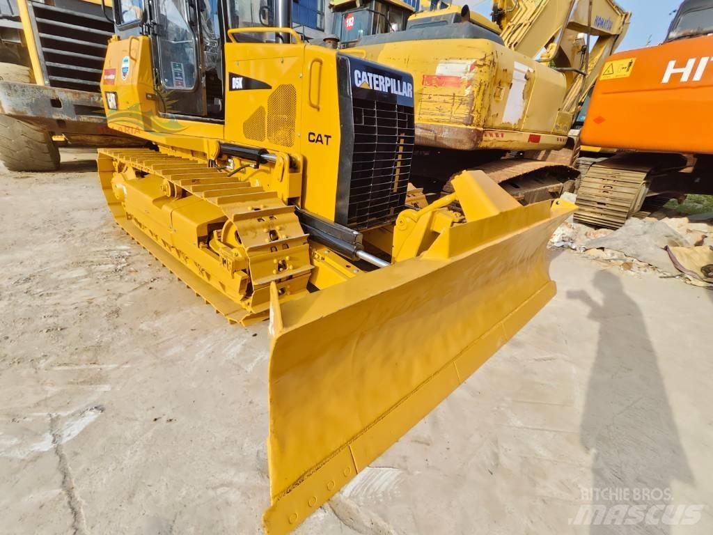 CAT D 5 K Bouteurs sur chenilles