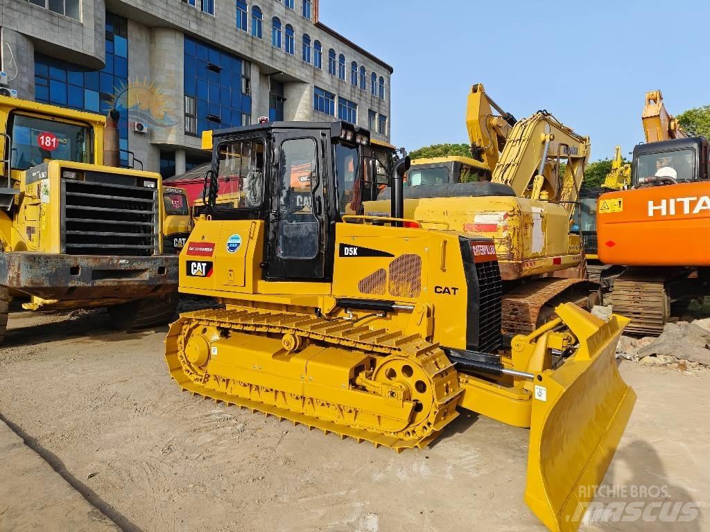 CAT D 5 K Bouteurs sur chenilles