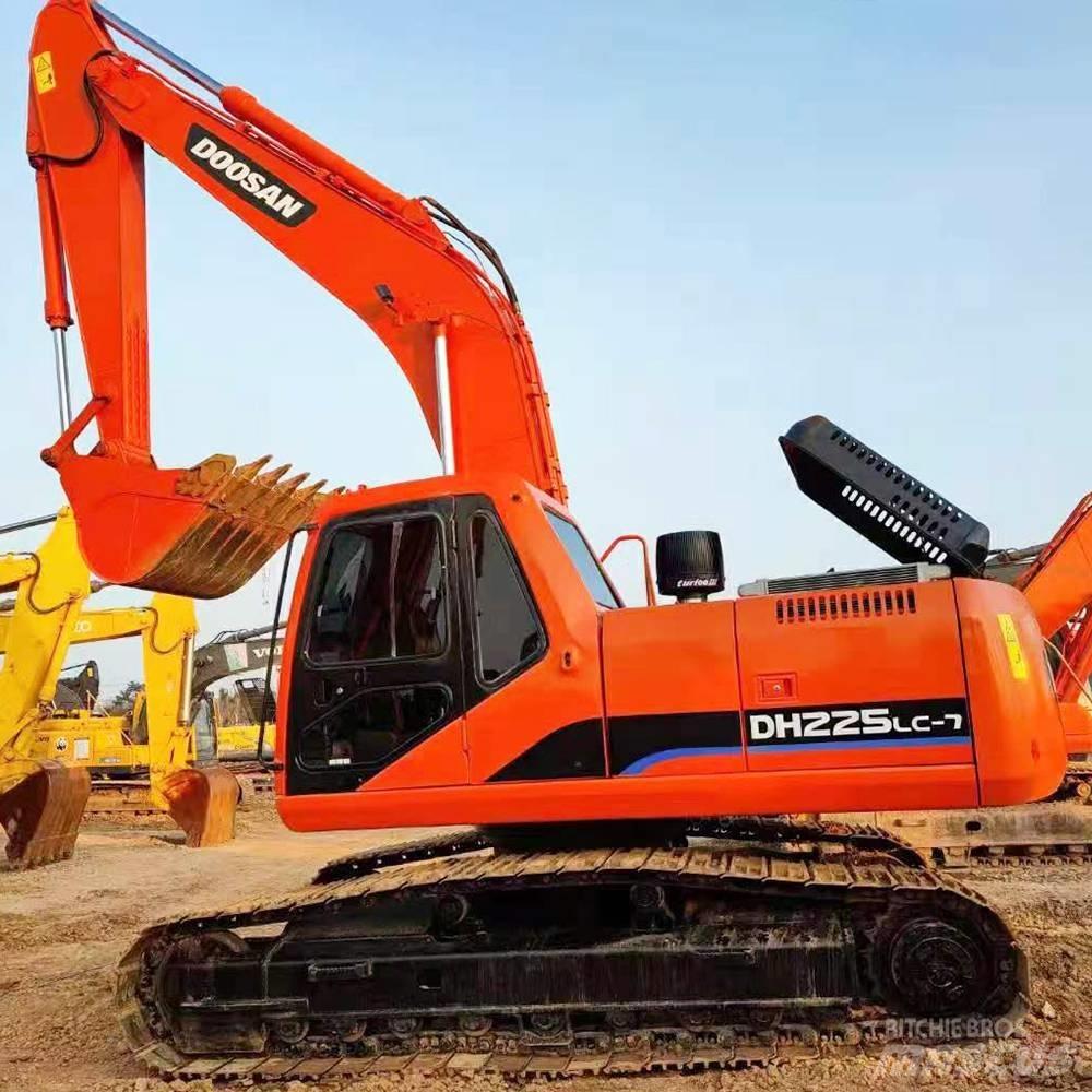 Doosan 225 Pelle sur chenilles