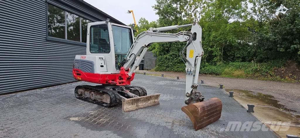 Takeuchi TB228 Mini pelle < 7t