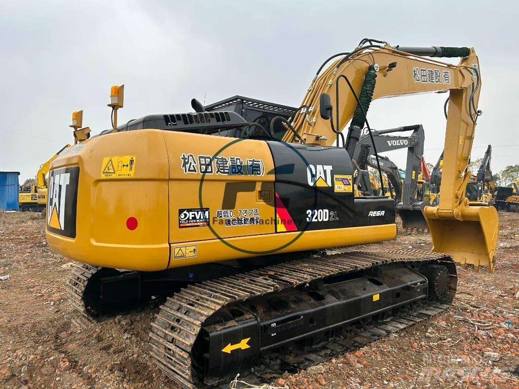 CAT 320 D2L Pelle sur chenilles