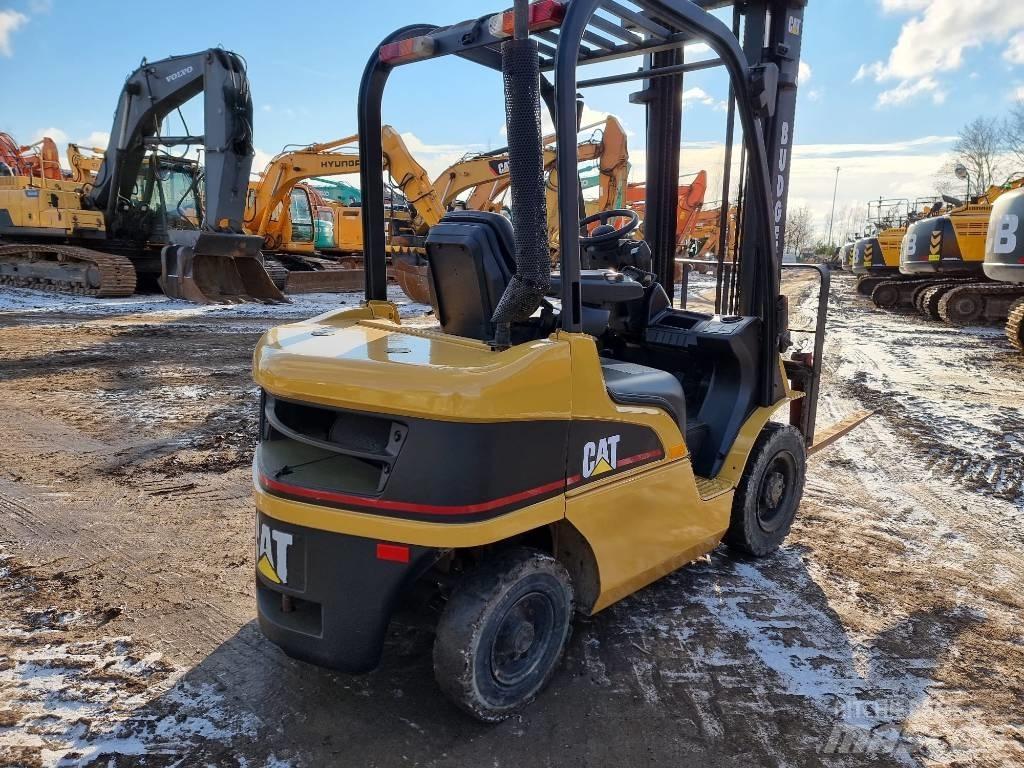 CAT DP 25 N Chariots diesel